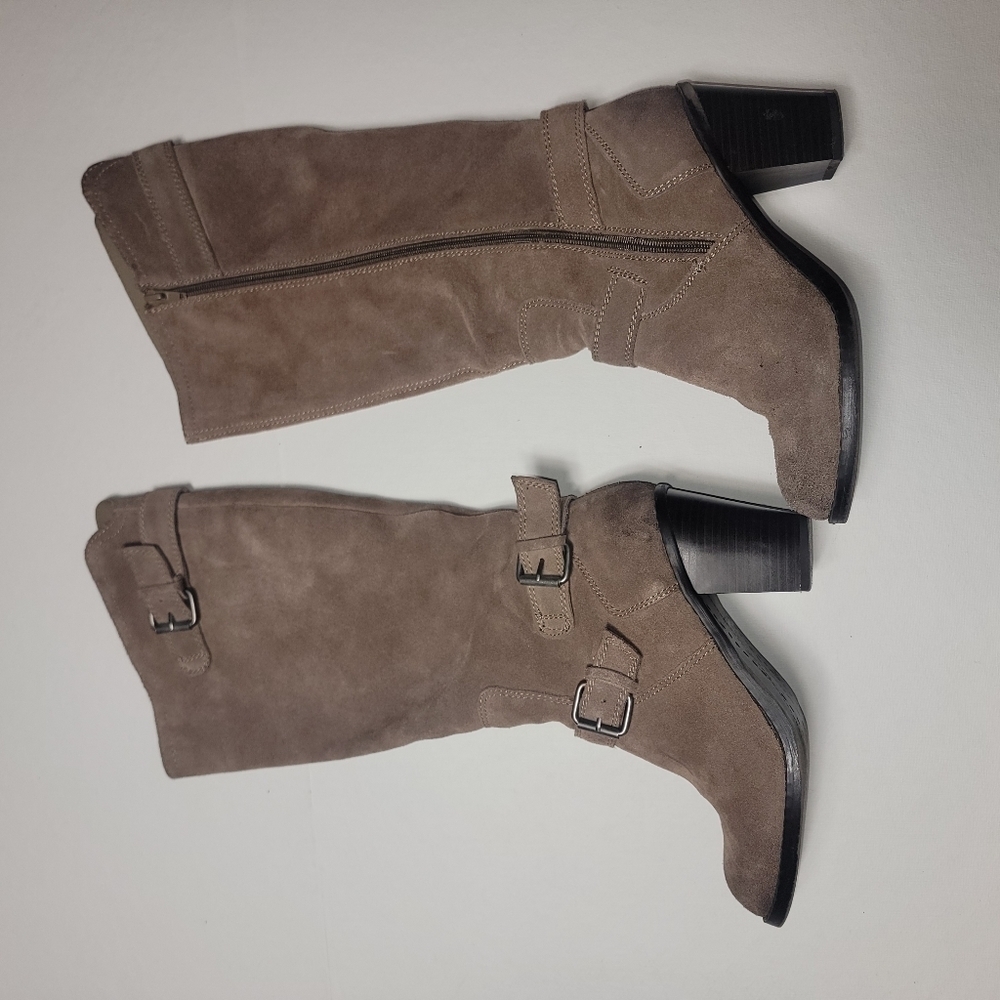 Dolce Vita 8.5 Taupe Suede heeled boots